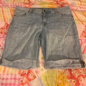 🍀Faded Glory Blue Jean Bermuda Shorts 🍀