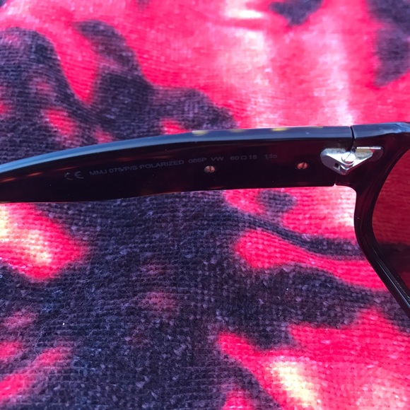 Authentic Marc Jacobs Sunglasses - Picture 4 of 8