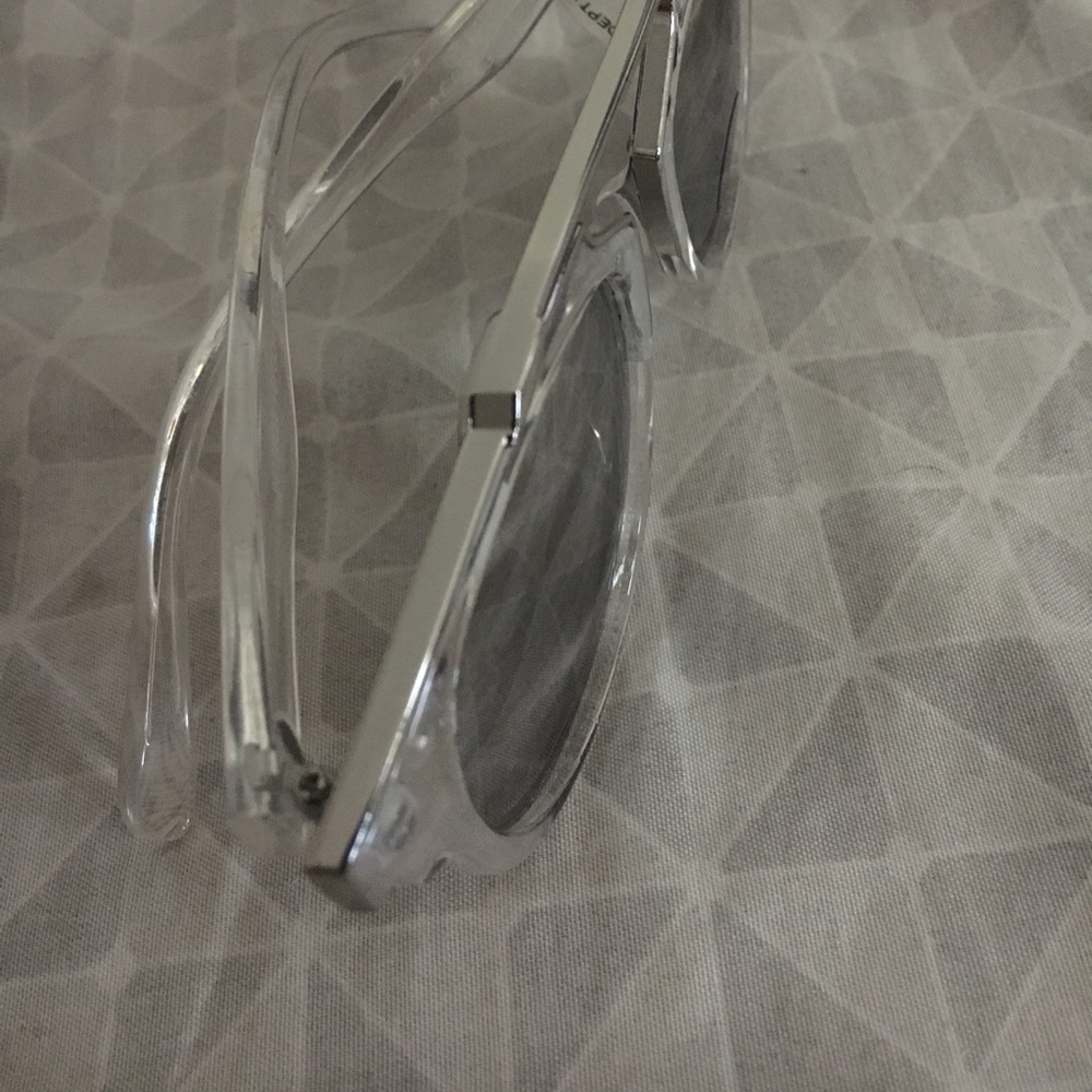 Sunglasses - Picture 3 of 4