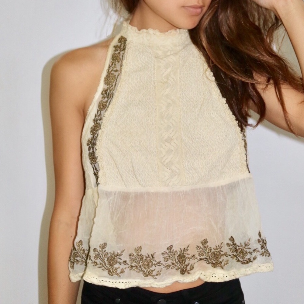 Ecote Halter Neck Crop Top