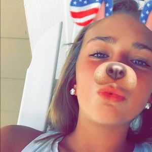 Meet your Posher, Lily