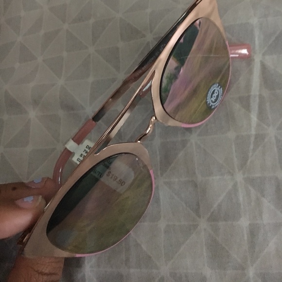 Sunglasses - Picture 2 of 4