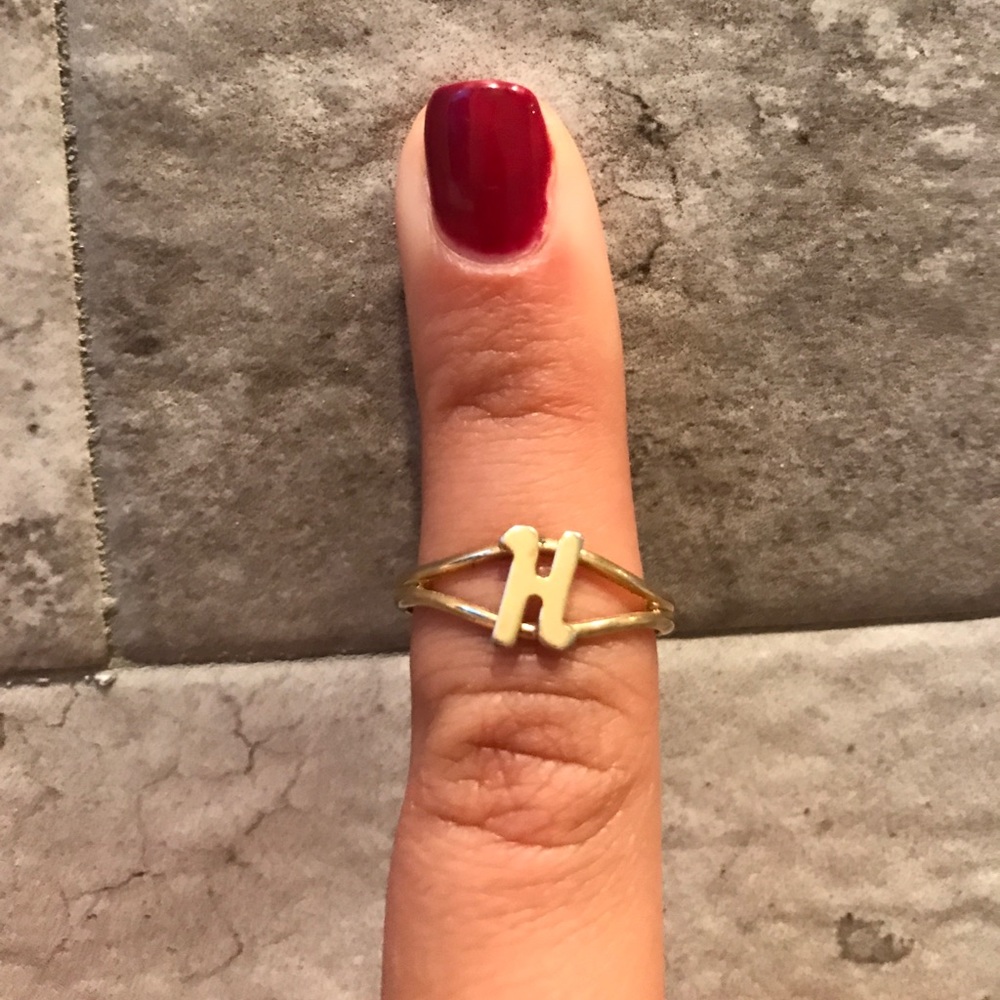 H gold ring