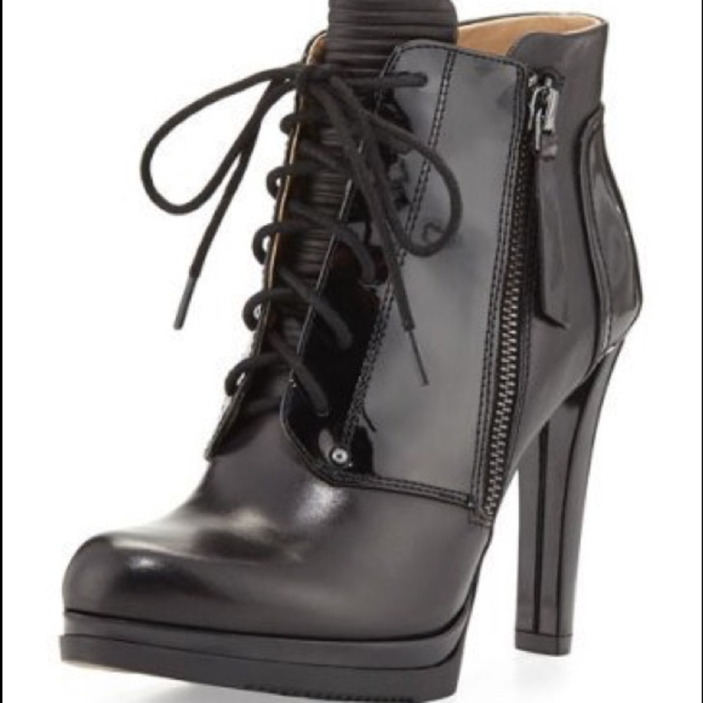 Lace-up bootie