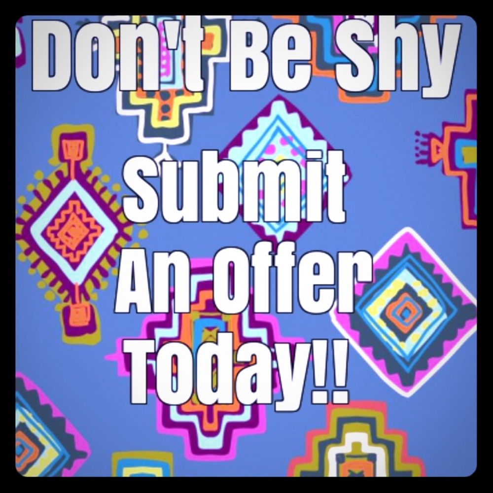 💛💙💜MAKE AN OFFER!!💜💙💛