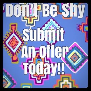 💛💙💜MAKE AN OFFER!!💜💙💛