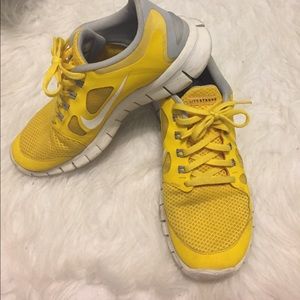 NIKE Livestrong Free runs