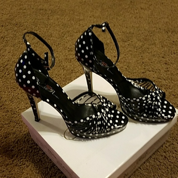 Open toe heels - Picture 1 of 1