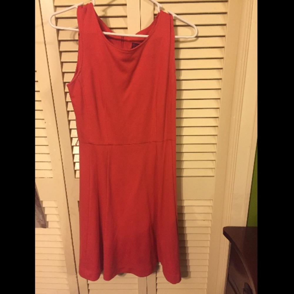 Perfect coral simple dress!