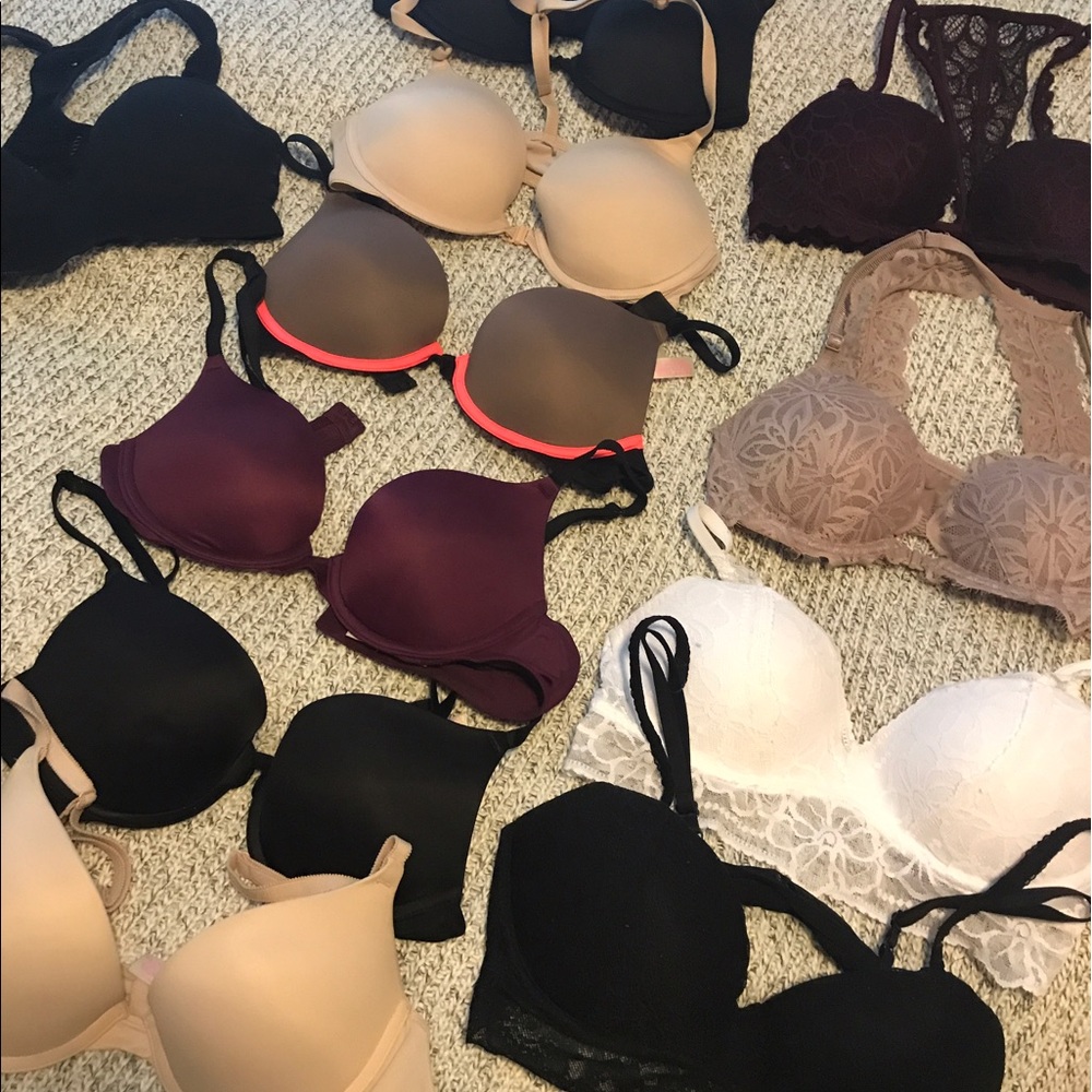 34B Victoria's Secret bras