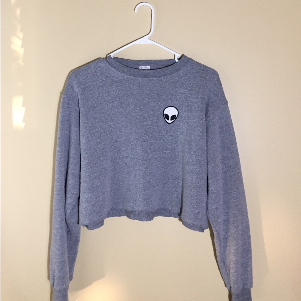 BRANDY MELVILLE ALIEN PATCH SWEATSHIRT