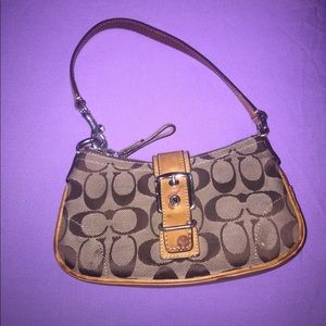 Signature Coach small Purse