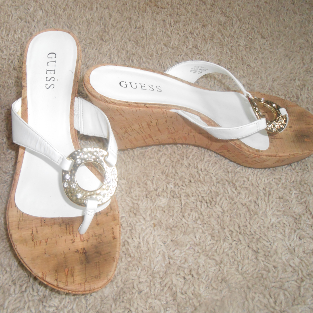 GUESS WHITE WEDGE SANDALS SZ 8.5 ~ EUC