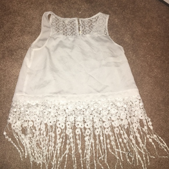 White blouse - Picture 2 of 3