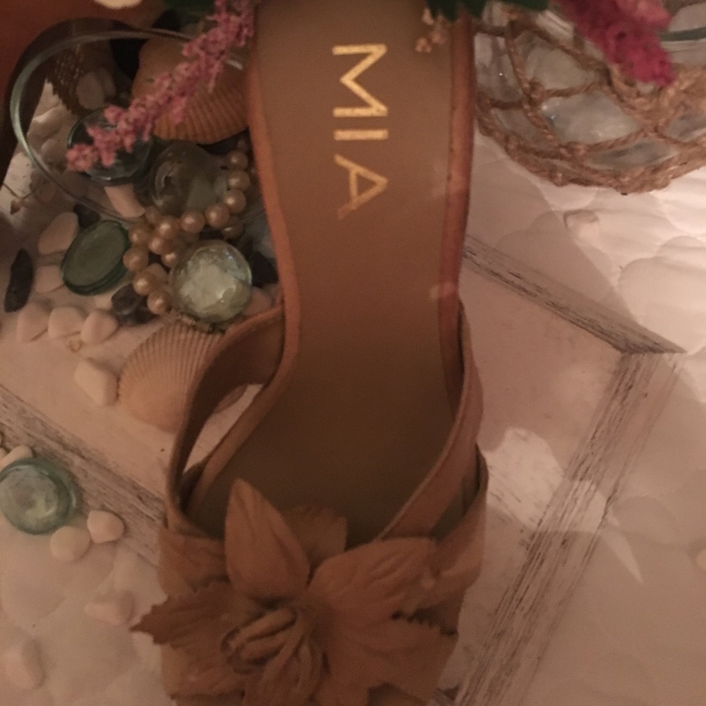 Sandals - Picture 4 of 4