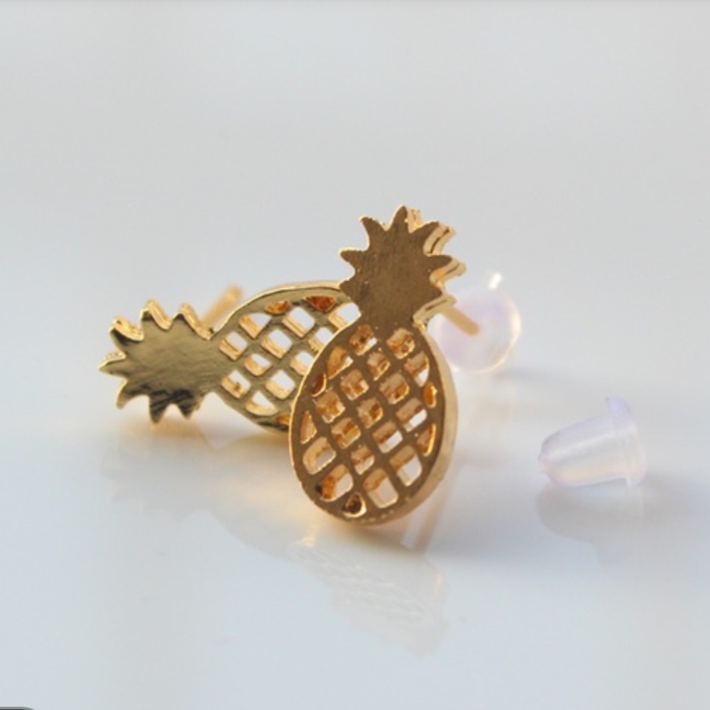 Gold Pineapple 🍍 Studs.