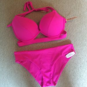 Swim Suit VS💕NWT Top 34 DD  Bottoms Small