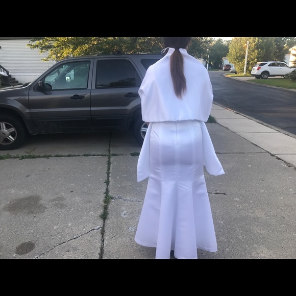 White wedding dress with black beading - Picture 5 of 6