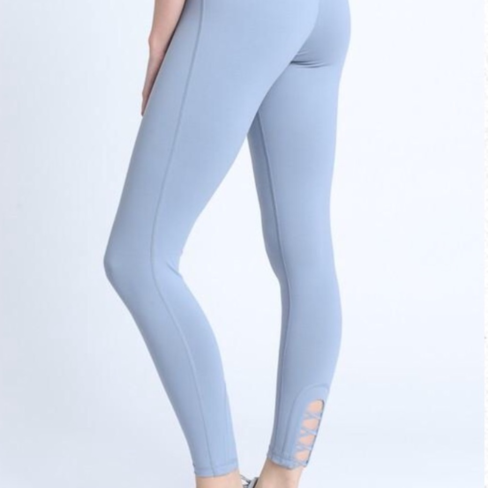 SOLD - Icey blue leggings