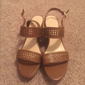 Light brown/tan Liz Claiborne sandal wedge Size 10
