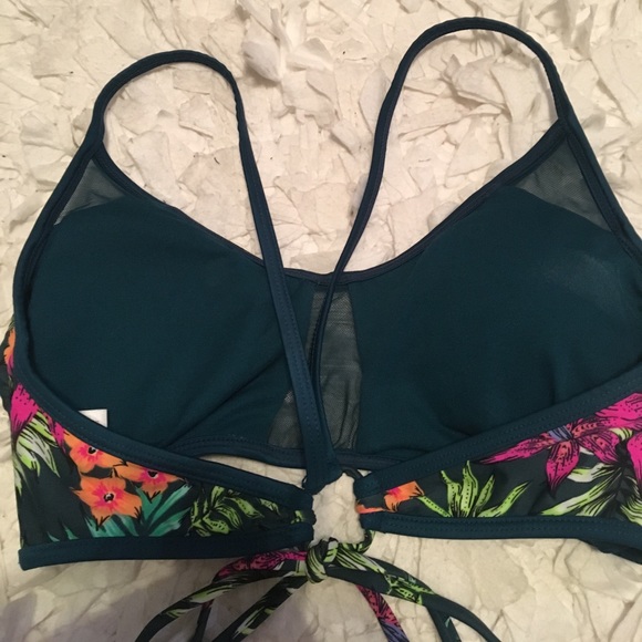 Target Medium bottom/large swim top - Picture 7 of 8