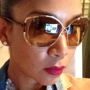 Meet your Posher, Larisa