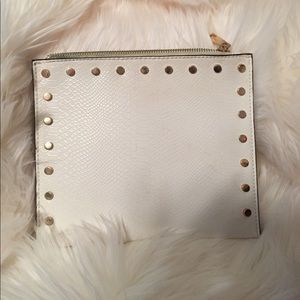 White pocket zip bag