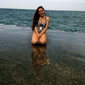 Meet your Posher, Abby