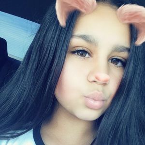 Meet your Posher, Mia