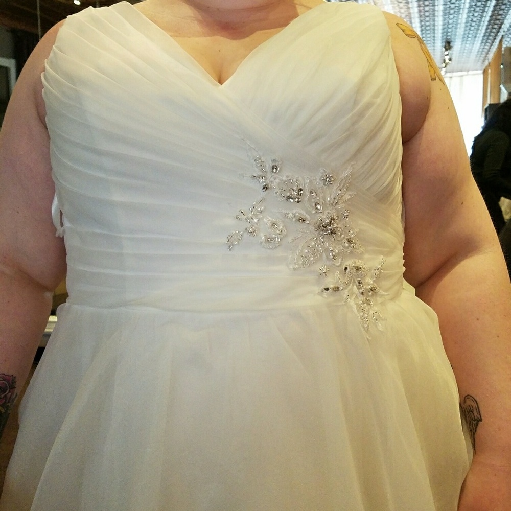 Brand new wedding dress