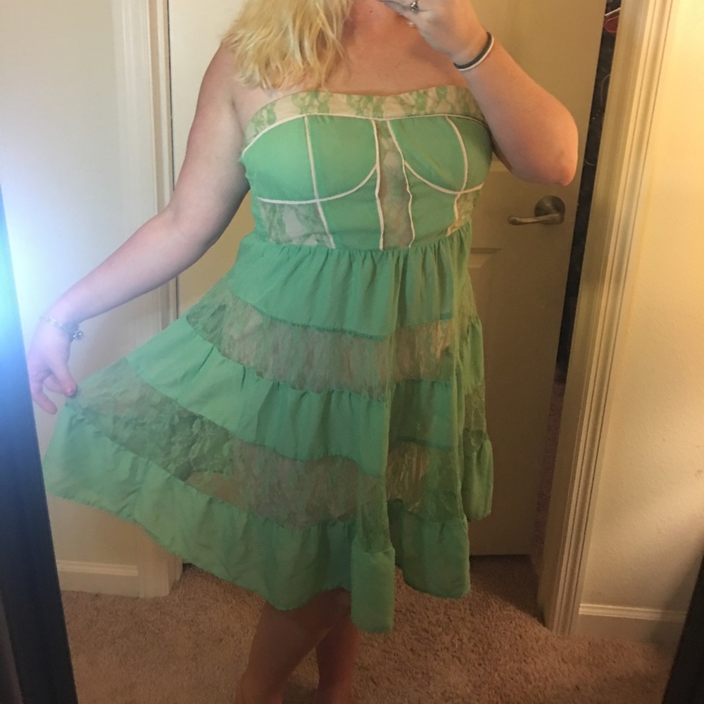 Strapless, Country Dress 👒💚🎀 Size: Large