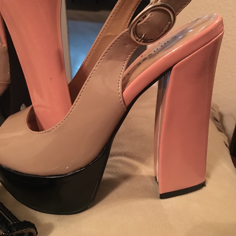 Heels - Picture 3 of 4