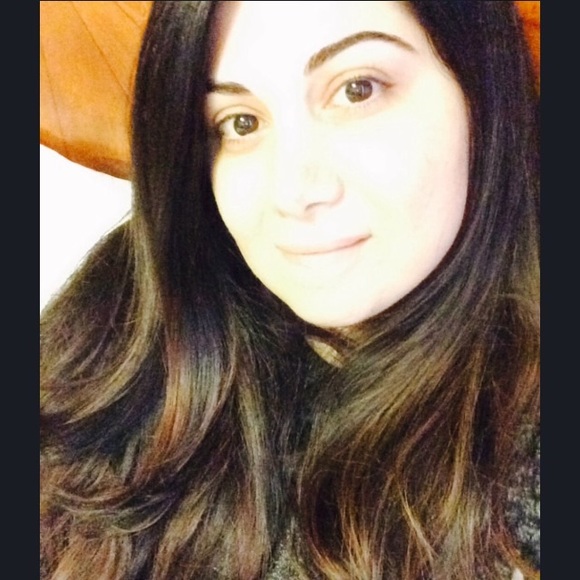 🌅Meet your Posher - Picture 2 of 2