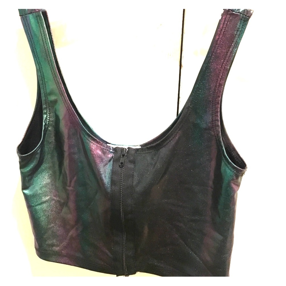 Urban outfitters crop top!