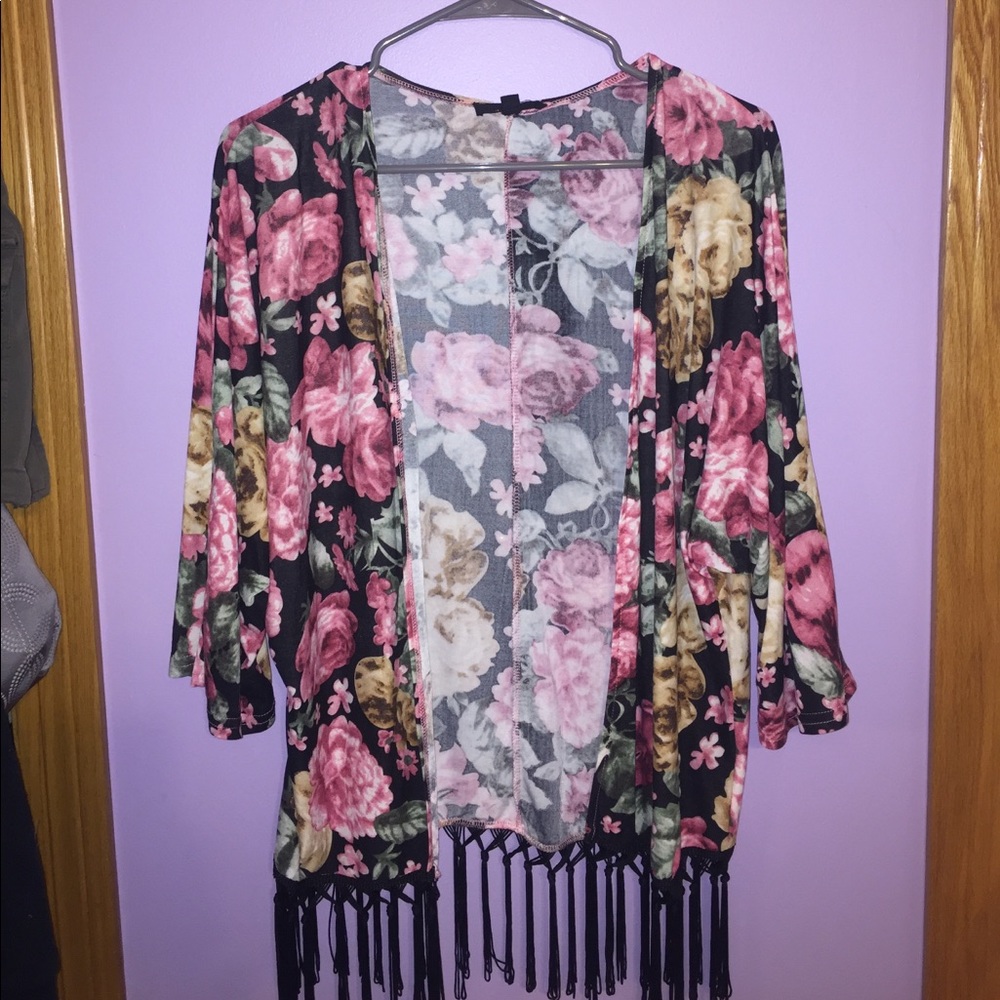 Floral kimono with fringe