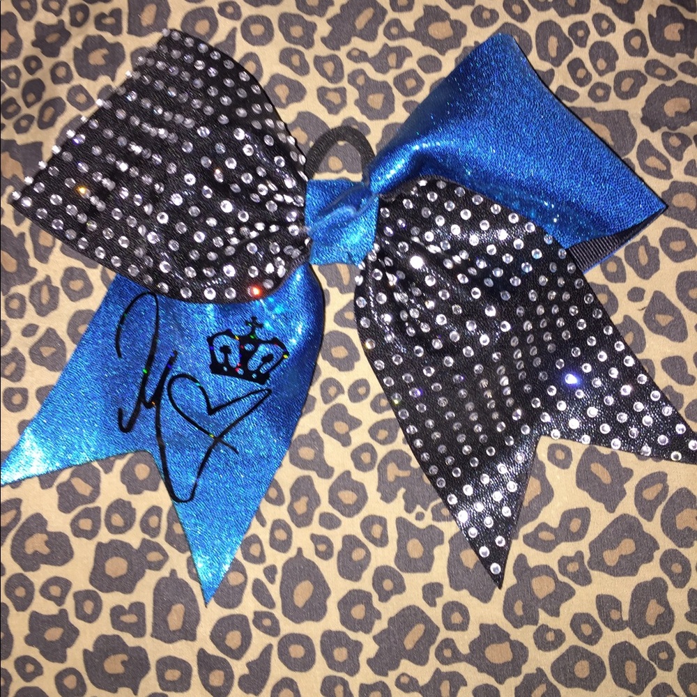 Cheer Bow