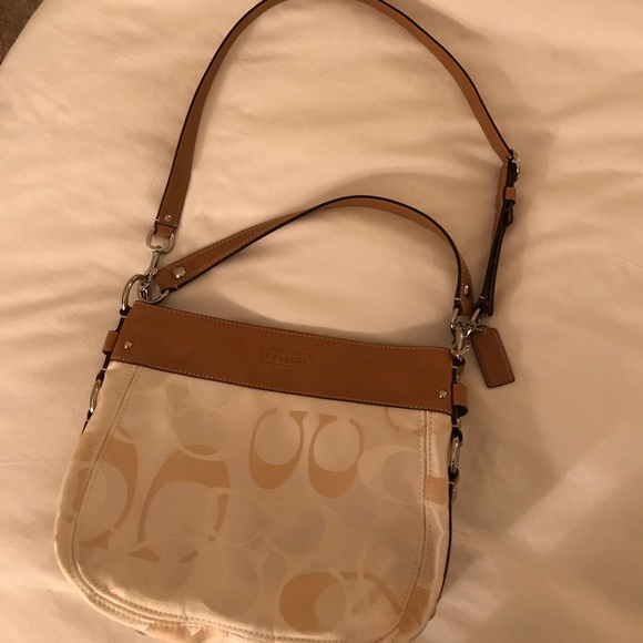 Authentic Coach purse! Near perfect condition! - Picture 4 of 8