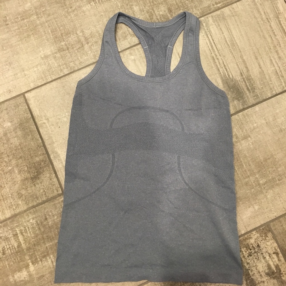 Lulu lemon size 6 blue tank