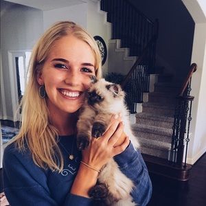 Meet your Posher, Emily