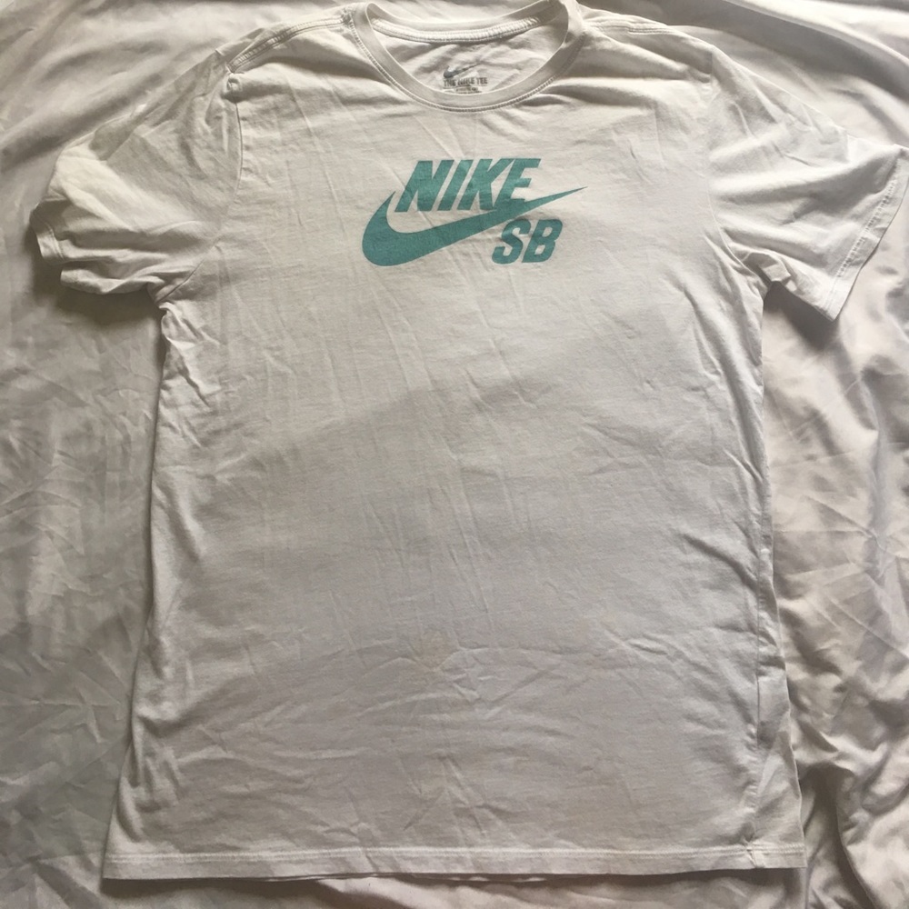 Men's Nike shirt