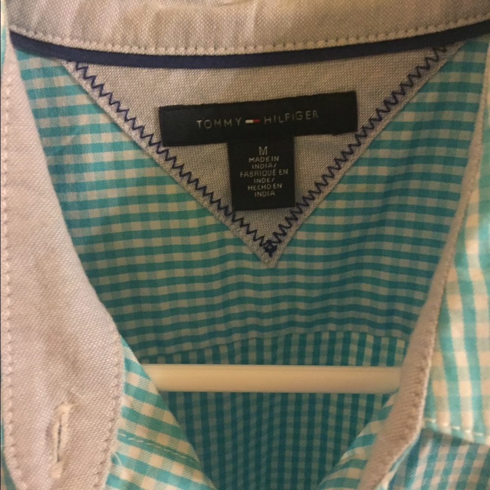 Tommy Hilfiger button down - Picture 2 of 3