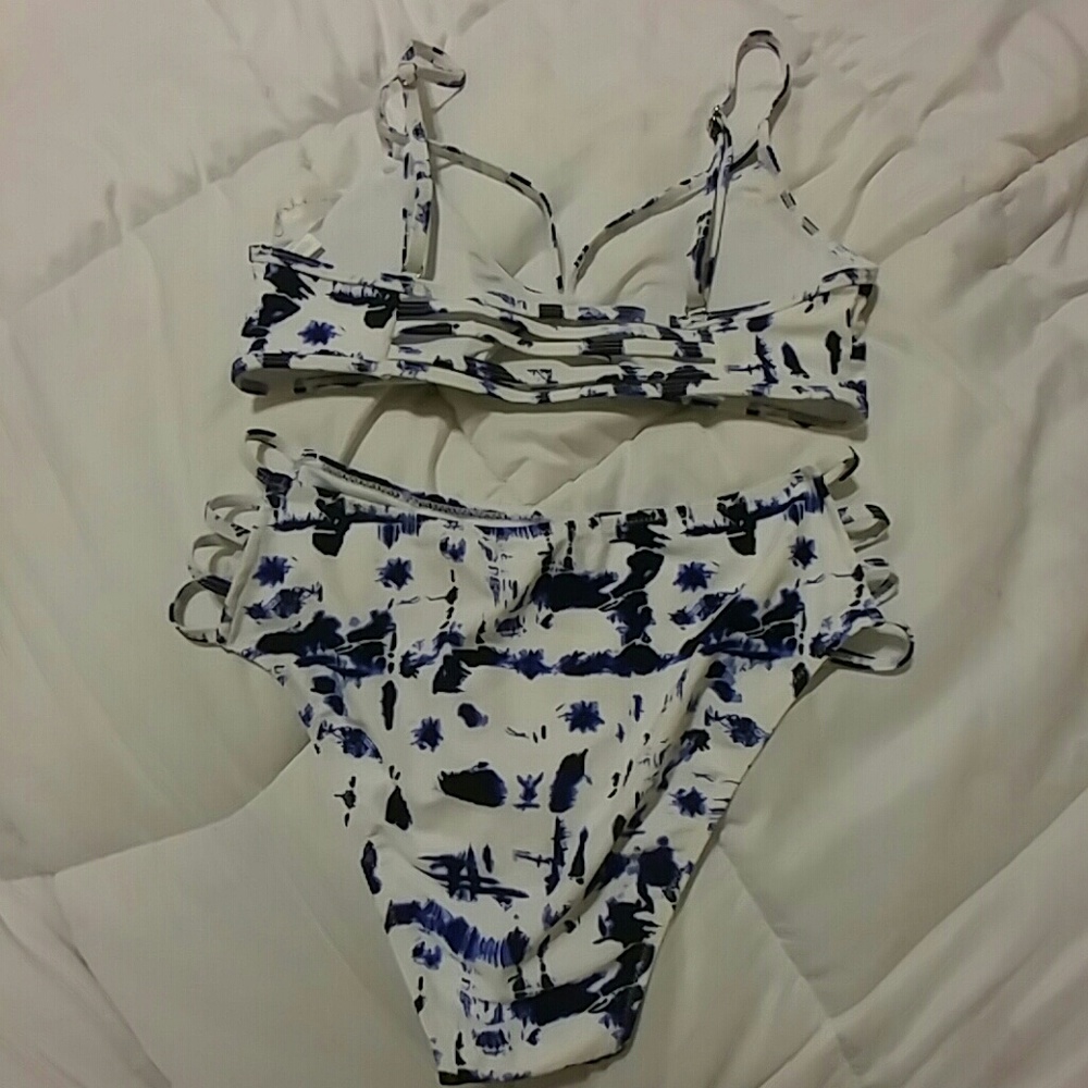 Cupshe high waisted bikini - Picture 2 of 4