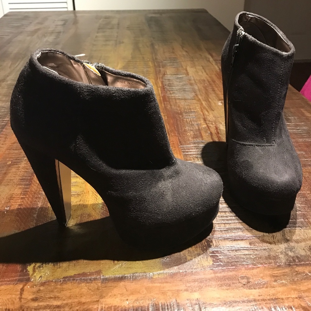 black heeled booties❌❌SOLD❌❌