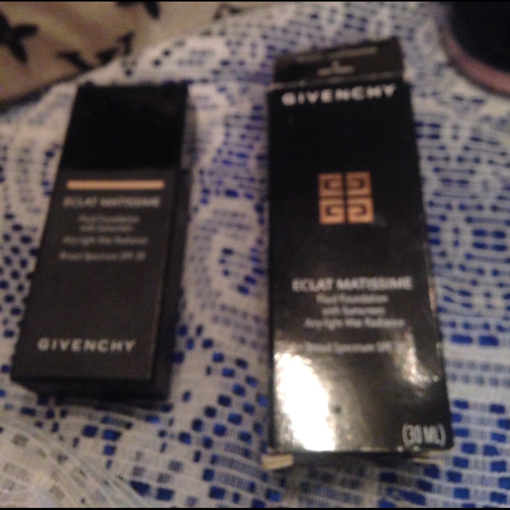 Givenchy Éclat matissime foundation