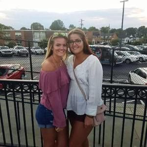 Meet your Posher, Caroline