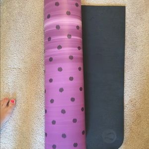 Lululemon purple yoga matt