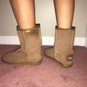 EMU boots