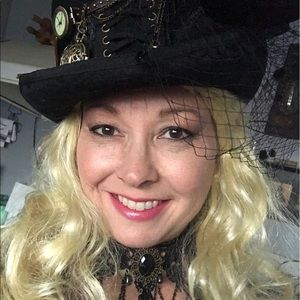 Meet your Posher, Benita