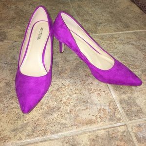 Fuchsia suede heels