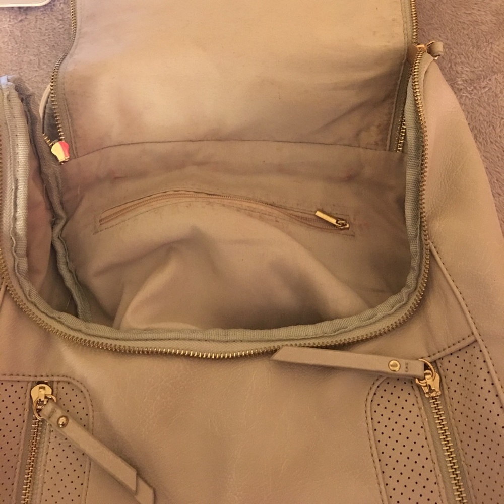 Light colored backpack - Picture 2 of 5